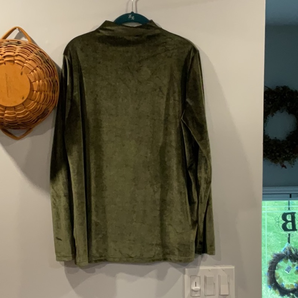 NWOT velvet/ velour top